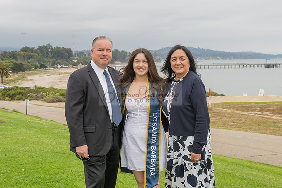 Lauren Berry graduation photos, portraits at UCSB Santa Barbara Ca. Gustavo Villarreal Photography, 323-633-8283