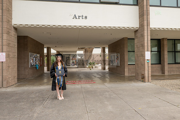 Lauren Berry graduation photos, portraits at UCSB Santa Barbara Ca. Gustavo Villarreal Photography, 323-633-8283