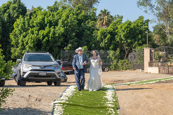 Gloria y Jose Luis Engagement photos en el rancho, caballos, Novias, La Puente Ca, 323-633-8283, www.gvphotoandvideo.com