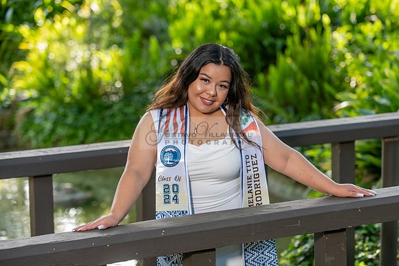 Melanie graduation photographer CSUF, California State University Fullerton, Whittier Ca, Gustavo Villarreal Photography, 323-633-8283, www.gvphotoandvideo.com