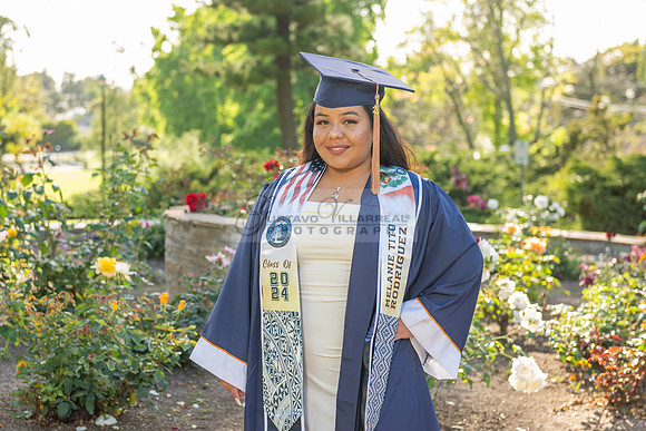 Melanie graduation photographer CSUF, California State University Fullerton, Whittier Ca, Gustavo Villarreal Photography, 323-633-8283, www.gvphotoandvideo.com