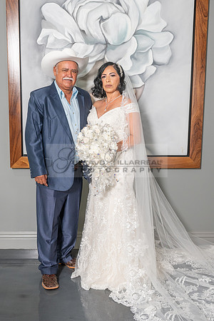 Gloria y Jose Luis Engagement photos en el rancho, caballos, Novias, La Puente Ca, 323-633-8283, www.gvphotoandvideo.com