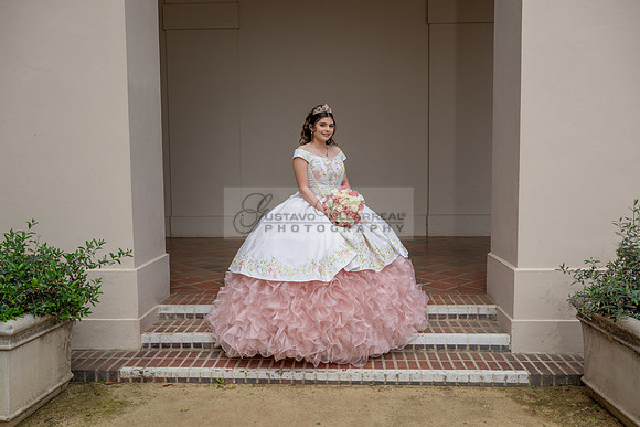Natalie Gutierrez quinceañera photoshoot at the beautiful and historic place in Pasadena Ca. wedding and sweet 16th Photographer Gustavo Villarreal, 323-633-8283