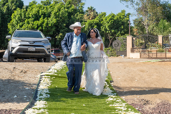 Gloria y Jose Luis Engagement photos en el rancho, caballos, Novias, La Puente Ca, 323-633-8283, www.gvphotoandvideo.com