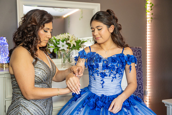 Violeta Noemi quinceanera celebration, photographer , videographer in Hacienda Heights Ca, Montebello Ca, Gustavo Villarreal Photography, 323-633-8283, www.gvphotoandvideo.com