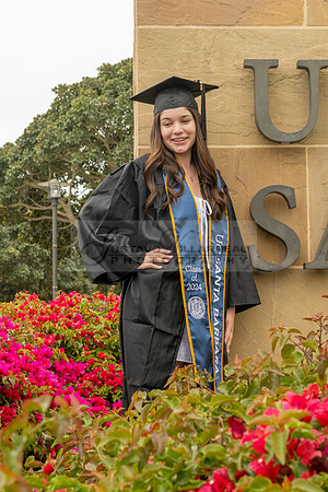 Lauren Berry graduation photos, portraits at UCSB Santa Barbara Ca. Gustavo Villarreal Photography, 323-633-8283