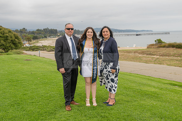 Lauren Berry graduation photos, portraits at UCSB Santa Barbara Ca. Gustavo Villarreal Photography, 323-633-8283