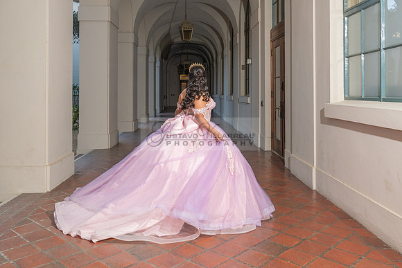 Camila Pacheco quinceanera, sweet 16, photo session in Pasadena City Hall in Pasadena California, photography and videography by Gustavo Villarreal photographer, 323-633-8283, www.gvphotoandvideo.com