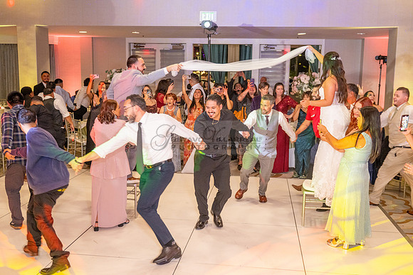 LINK-#1-Stephanie and Albert wedding photography, celebration at Sonesta Redondo Beach and Marina in Redondo Beach Ca, photographer, videographer, Gustavo Villarreal, 323-633-8283, www.gvphotoandvideo