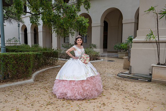 Natalie Gutierrez quinceañera photoshoot at the beautiful and historic place in Pasadena Ca. wedding and sweet 16th Photographer Gustavo Villarreal, 323-633-8283