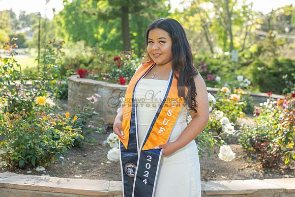Melanie graduation photographer CSUF, California State University Fullerton, Whittier Ca, Gustavo Villarreal Photography, 323-633-8283, www.gvphotoandvideo.com