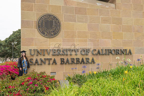 Lauren Berry graduation photos, portraits at UCSB Santa Barbara Ca. Gustavo Villarreal Photography, 323-633-8283