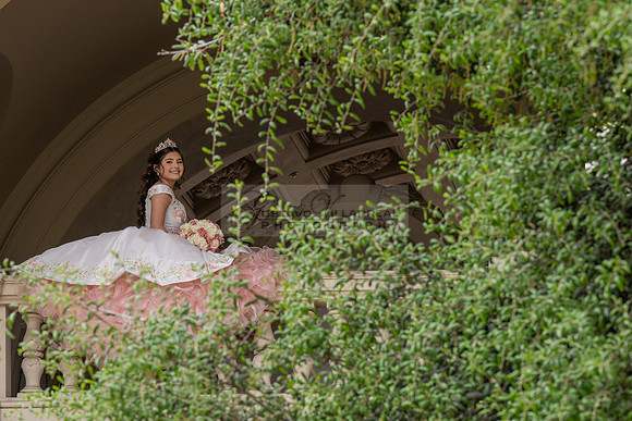 Natalie Gutierrez quinceañera photoshoot at the beautiful and historic place in Pasadena Ca. wedding and sweet 16th Photographer Gustavo Villarreal, 323-633-8283
