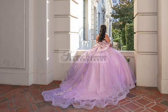 Camila Pacheco quinceanera, sweet 16, photo session in Pasadena City Hall in Pasadena California, photography and videography by Gustavo Villarreal photographer, 323-633-8283, www.gvphotoandvideo.com