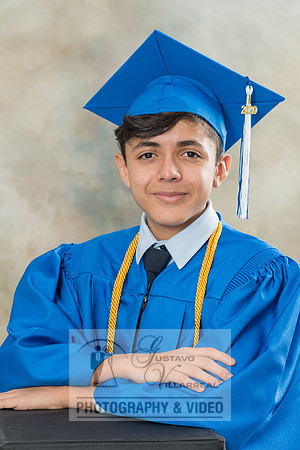 Graduation photo session in Whittier Ca, 323-633-8283, www.gustavovillarreal.com
