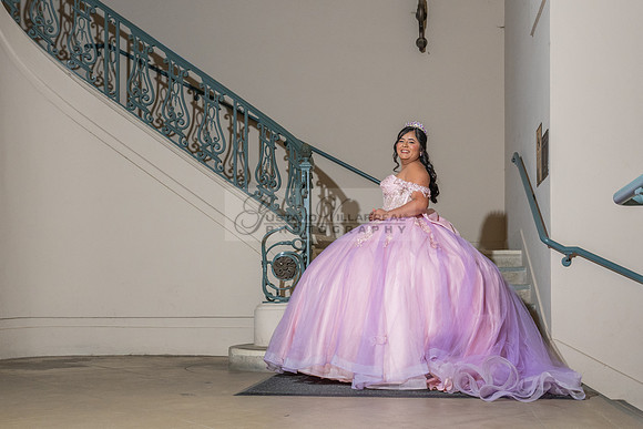 Camila Pacheco quinceanera, sweet 16, photo session in Pasadena City Hall in Pasadena California, photography and videography by Gustavo Villarreal photographer, 323-633-8283, www.gvphotoandvideo.com