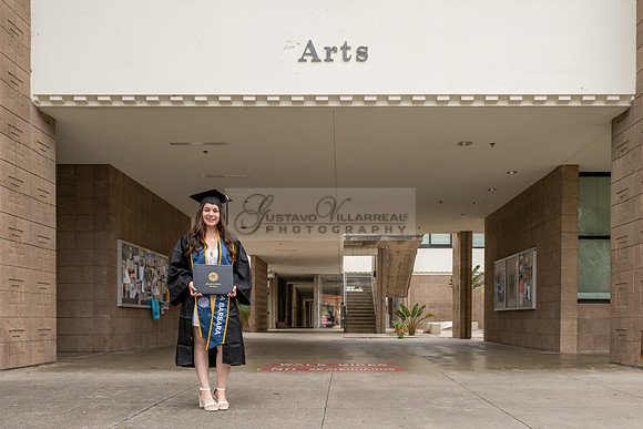 Lauren Berry graduation photos, portraits at UCSB Santa Barbara Ca. Gustavo Villarreal Photography, 323-633-8283