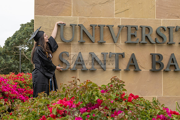 Lauren Berry graduation photos, portraits at UCSB Santa Barbara Ca. Gustavo Villarreal Photography, 323-633-8283