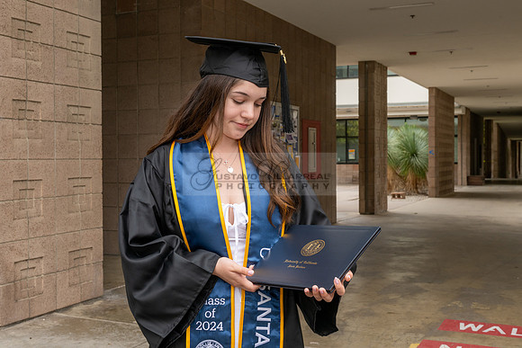 Lauren Berry graduation photos, portraits at UCSB Santa Barbara Ca. Gustavo Villarreal Photography, 323-633-8283