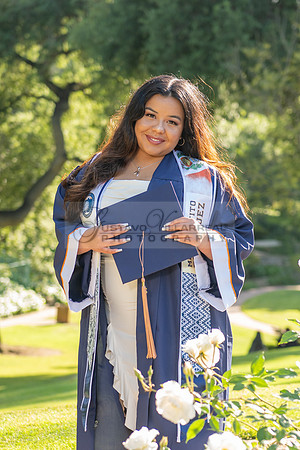 Melanie graduation photographer CSUF, California State University Fullerton, Whittier Ca, Gustavo Villarreal Photography, 323-633-8283, www.gvphotoandvideo.com