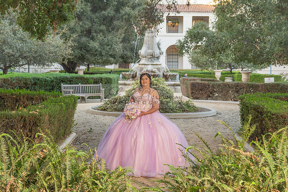 Camila Pacheco quinceanera, sweet 16, photo session in Pasadena City Hall in Pasadena California, photography and videography by Gustavo Villarreal photographer, 323-633-8283, www.gvphotoandvideo.com