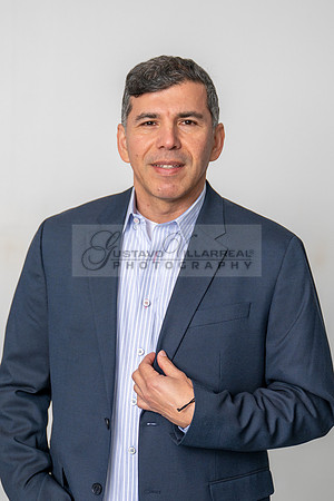 Juan Carlos, Business, Real Estates, Realtor, headshots, photography in Whittier Ca, Gustavo villarreal Photography, 323-633-8283, www.gustavoivllarreal.com