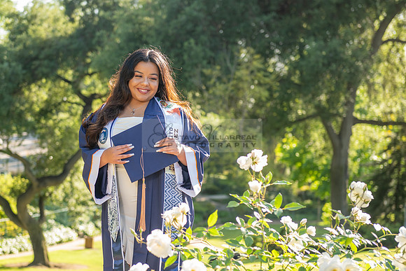 Melanie graduation photographer CSUF, California State University Fullerton, Whittier Ca, Gustavo Villarreal Photography, 323-633-8283, www.gvphotoandvideo.com