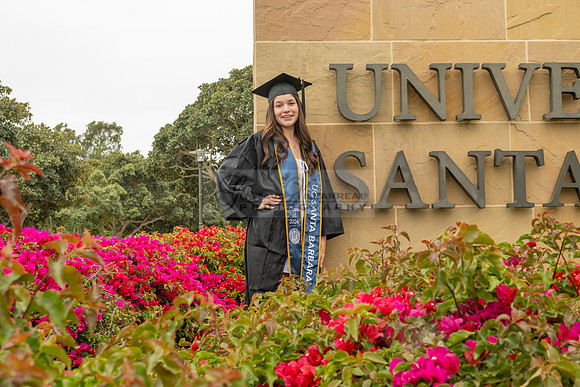 Lauren Berry graduation photos, portraits at UCSB Santa Barbara Ca. Gustavo Villarreal Photography, 323-633-8283