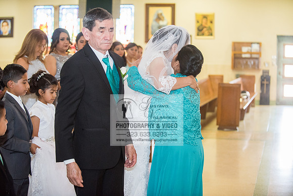 EVELIA Y JUAN weddings photography and video at St Joseph Catholic church in Hawthorne Ca, Reception venues at Temple of Emanuel of beberly hills Ca,  www.gustavovillarreal.com, 323-633-8283