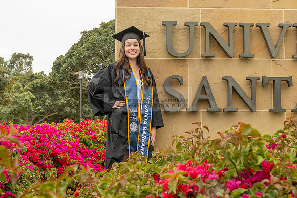 Lauren Berry graduation photos, portraits at UCSB Santa Barbara Ca. Gustavo Villarreal Photography, 323-633-8283