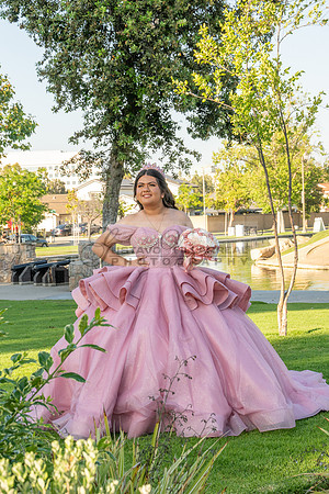 Darlene Dorado quinceanera, sweet 16, weddings, photo, shoot, at Cerritos heritage park in Cerritos Ca, Gustavo Villarreal, photography, videography, 323-633-8283, www.gustavovillarreal.com