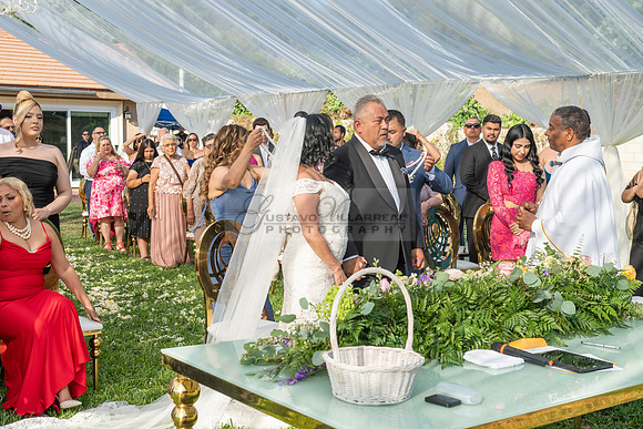 Gloria y Jose Luis Engagement photos en el rancho, caballos, Novias, La Puente Ca, 323-633-8283, www.gvphotoandvideo.com