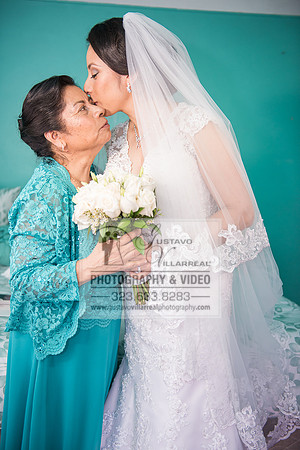 EVELIA Y JUAN weddings photography and video at St Joseph Catholic church in Hawthorne Ca, Reception venues at Temple of Emanuel of beberly hills Ca,  www.gustavovillarreal.com, 323-633-8283