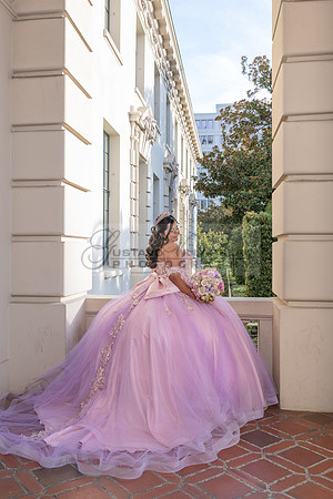 Camila Pacheco quinceanera, sweet 16, photo session in Pasadena City Hall in Pasadena California, photography and videography by Gustavo Villarreal photographer, 323-633-8283, www.gvphotoandvideo.com