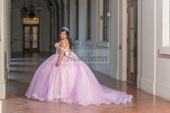 Camila Pacheco quinceanera, sweet 16, photo session in Pasadena City Hall in Pasadena California, photography and videography by Gustavo Villarreal photographer, 323-633-8283, www.gvphotoandvideo.com
