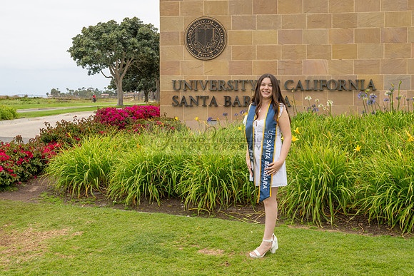 Lauren Berry graduation photos, portraits at UCSB Santa Barbara Ca. Gustavo Villarreal Photography, 323-633-8283