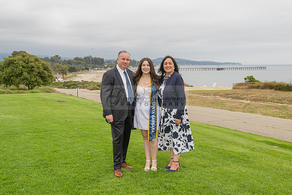 Lauren Berry graduation photos, portraits at UCSB Santa Barbara Ca. Gustavo Villarreal Photography, 323-633-8283