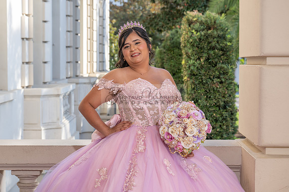 Camila Pacheco quinceanera, sweet 16, photo session in Pasadena City Hall in Pasadena California, photography and videography by Gustavo Villarreal photographer, 323-633-8283, www.gvphotoandvideo.com