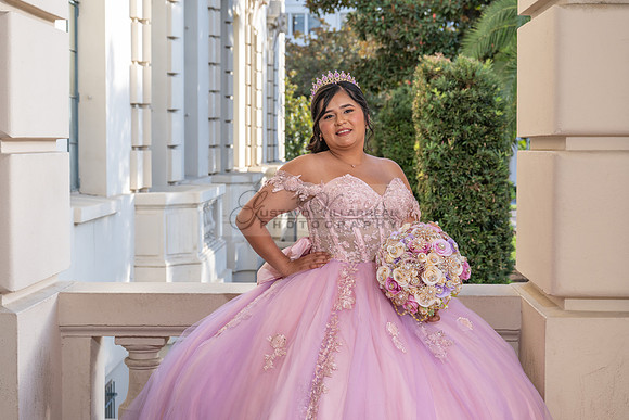 Camila Pacheco quinceanera, sweet 16, photo session in Pasadena City Hall in Pasadena California, photography and videography by Gustavo Villarreal photographer, 323-633-8283, www.gvphotoandvideo.com