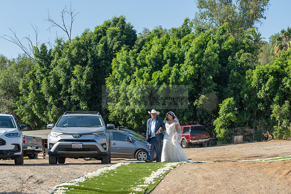 Gloria y Jose Luis Engagement photos en el rancho, caballos, Novias, La Puente Ca, 323-633-8283, www.gvphotoandvideo.com