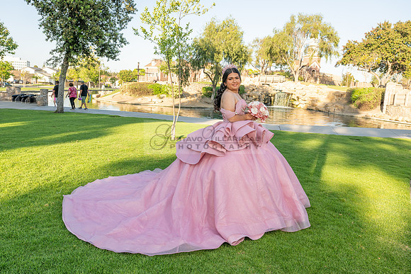 Darlene Dorado quinceanera, sweet 16, weddings, photo, shoot, at Cerritos heritage park in Cerritos Ca, Gustavo Villarreal, photography, videography, 323-633-8283, www.gustavovillarreal.com