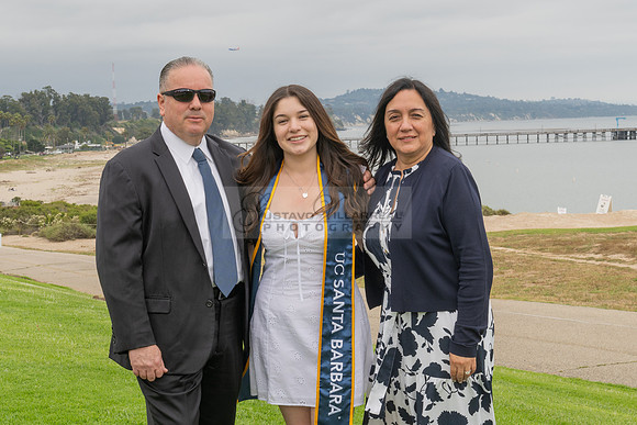 Lauren Berry graduation photos, portraits at UCSB Santa Barbara Ca. Gustavo Villarreal Photography, 323-633-8283