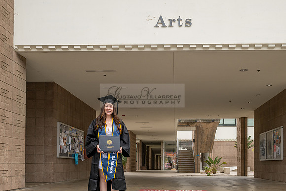 Lauren Berry graduation photos, portraits at UCSB Santa Barbara Ca. Gustavo Villarreal Photography, 323-633-8283