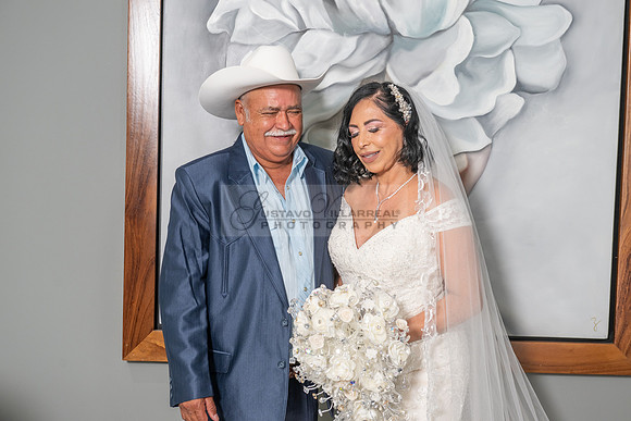 Gloria y Jose Luis Engagement photos en el rancho, caballos, Novias, La Puente Ca, 323-633-8283, www.gvphotoandvideo.com
