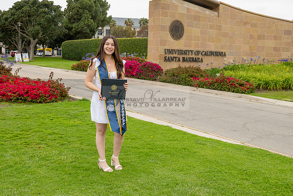 Lauren Berry graduation photos, portraits at UCSB Santa Barbara Ca. Gustavo Villarreal Photography, 323-633-8283