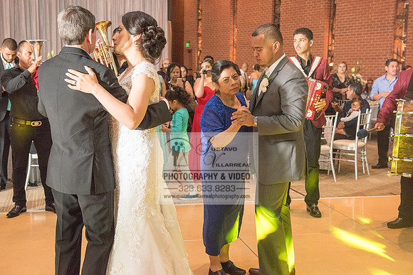 EVELIA Y JUAN weddings photography and video at St Joseph Catholic church in Hawthorne Ca, Reception venues at Temple of Emanuel of beberly hills Ca,  www.gustavovillarreal.com, 323-633-8283
