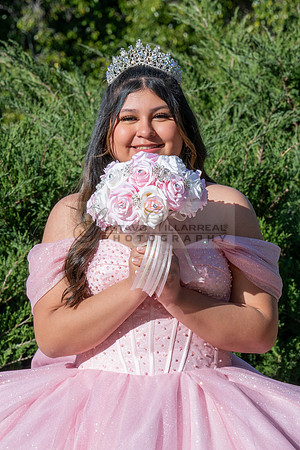 Sophia Salas quinceanera, photo, shoot, at Penn Park in Whittier Ca, Gustavo Villarreal Photography, 323-633-8283, www.gustavovillarreal.com