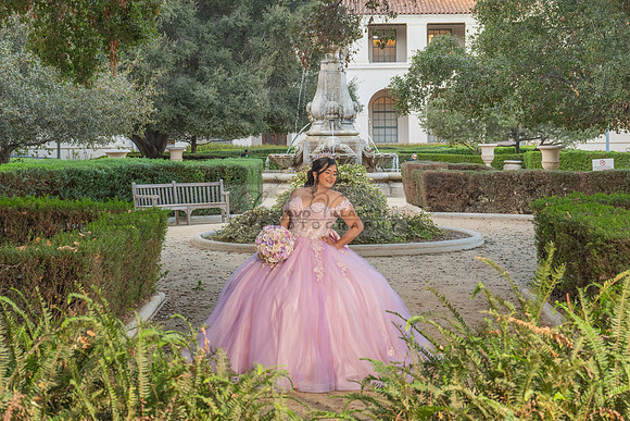 Camila Pacheco quinceanera, sweet 16, photo session in Pasadena City Hall in Pasadena California, photography and videography by Gustavo Villarreal photographer, 323-633-8283, www.gvphotoandvideo.com