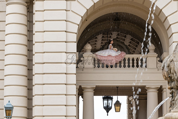 Natalie Gutierrez quinceañera photoshoot at the beautiful and historic place in Pasadena Ca. wedding and sweet 16th Photographer Gustavo Villarreal, 323-633-8283