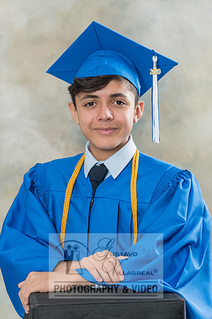 Graduation photo session in Whittier Ca, 323-633-8283, www.gustavovillarreal.com